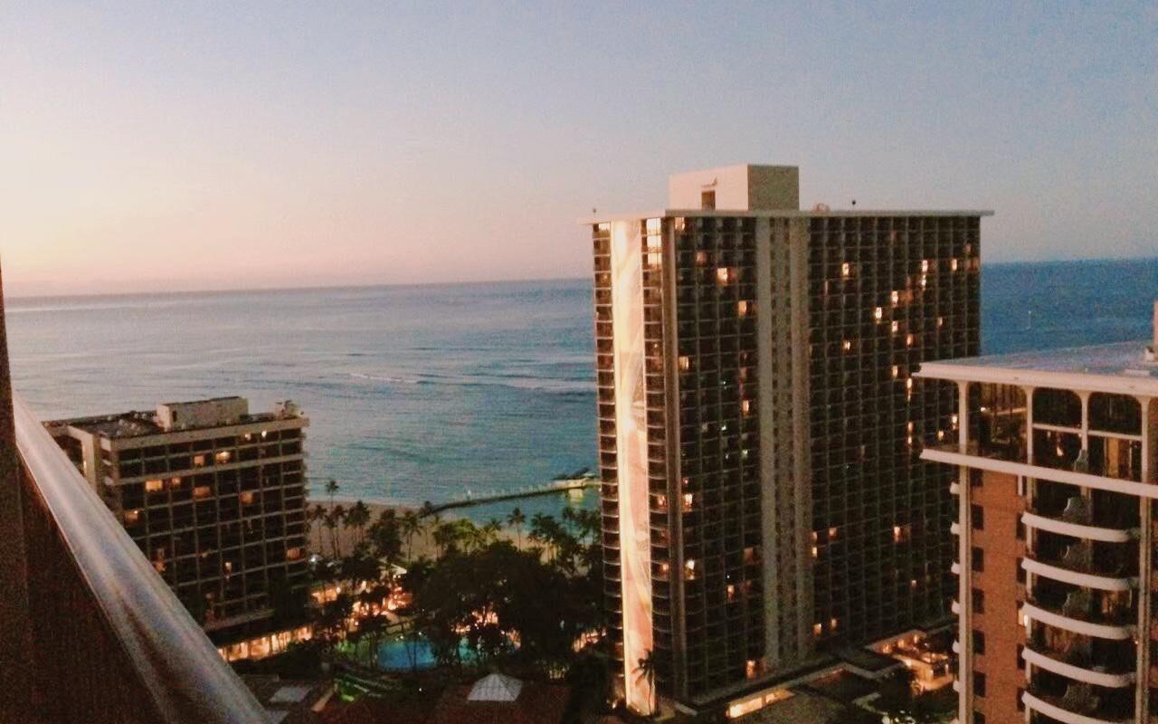 ハワイ・ヒルトンホテルの部屋からの眺め